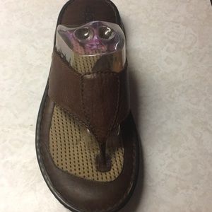 Born sandals